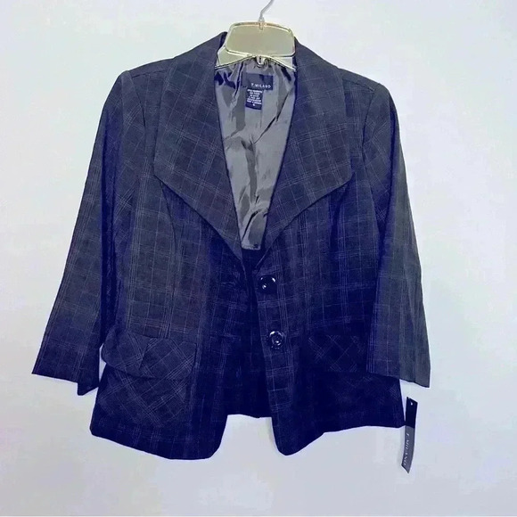 T. Milano Classic 2-piece Skirt Suit, NWT, Size 6 - Picture 3 of 8